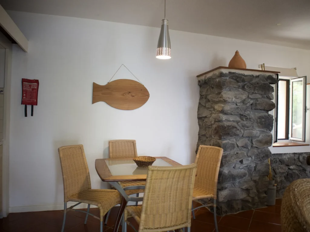 faja-dos-padres-alojamento-jose-soldados-houses-img-sala