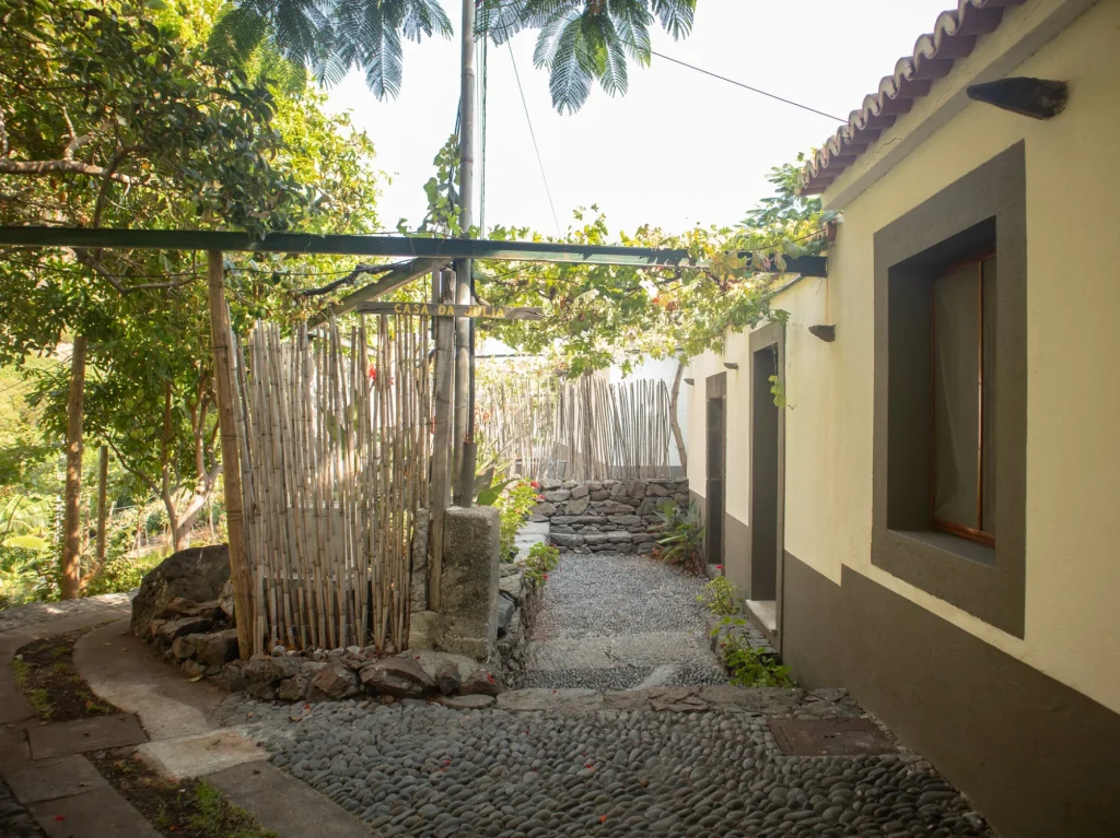 faja-dos-padres-alojamento-julias-house-exterior-1524