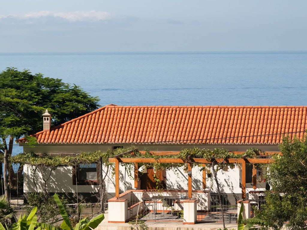 faja-dos-padres-stay-jose-soldado-house-exterior-01