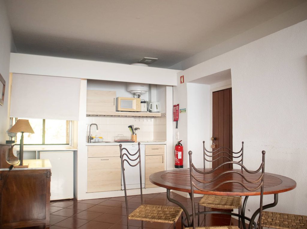 faja-dos-padres-stay-jose-soldado-house-interior-03